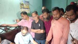 গণঅভ্যুত্থানে হাতের কব্জি কেটে নিল আওয়ামী সন্ত্রাসীরা
