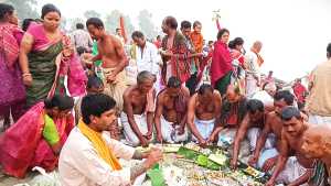 কুড়িগ্রামে অষ্টমির স্নানে লাখো মানুষের সমাগম